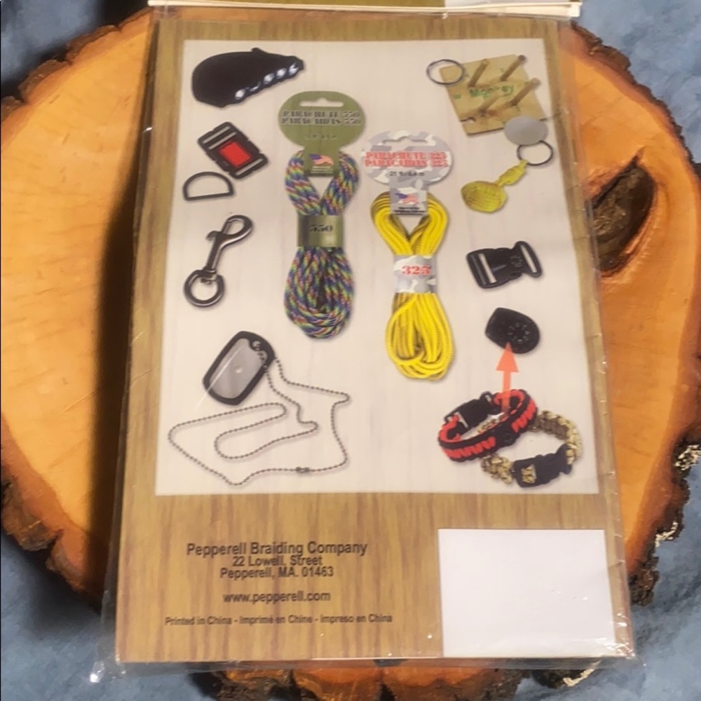 💚 3 for $15 💚 - Parachute Cord Action Pack Kit NWT - Picture 5 of 12